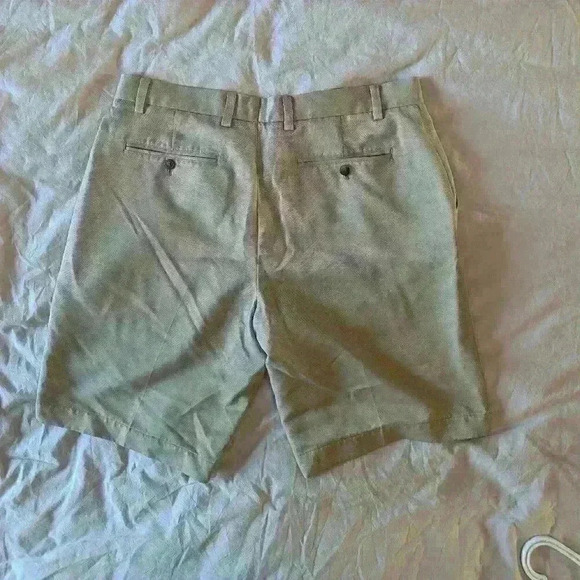 Greg Norman,  Short, Beige, Size 34 - Picture 2 of 6